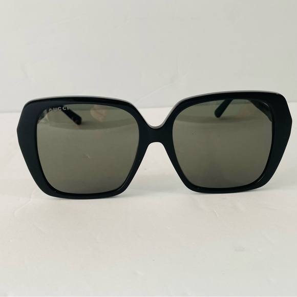 New Gucci  Women’s Square Ladies Sunglasses
Item No. GG0533SA 001 56 - Picture 12 of 14